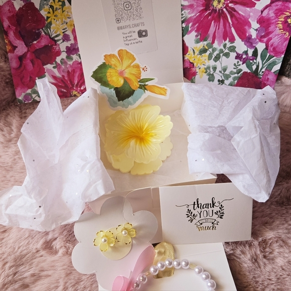 Girly Box - Picture 1 of 2